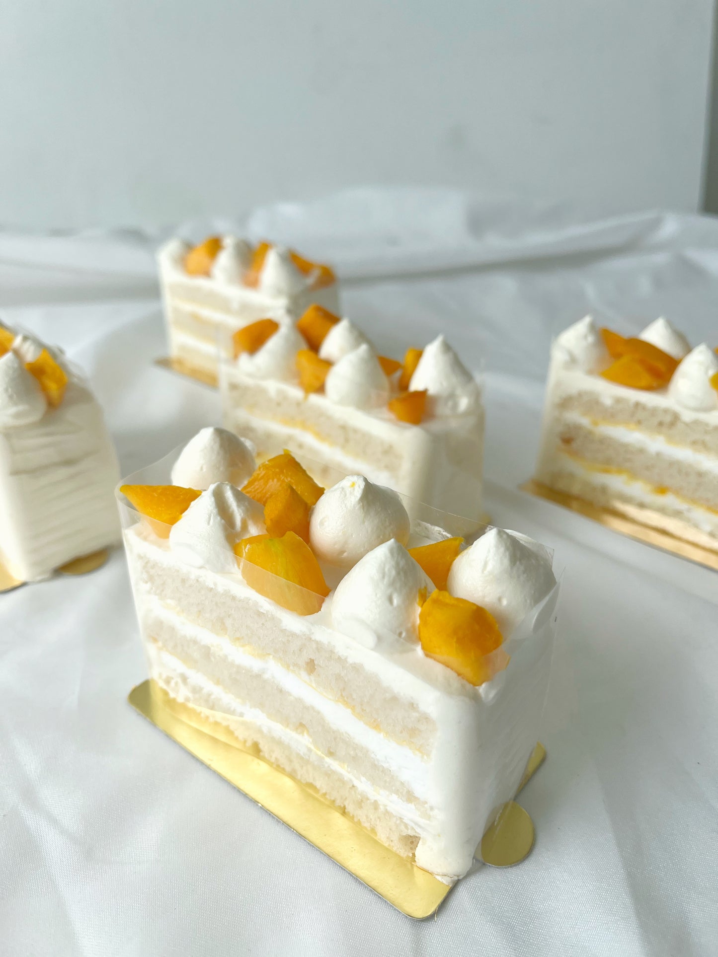 Mango Pastries ( Box of 2 )