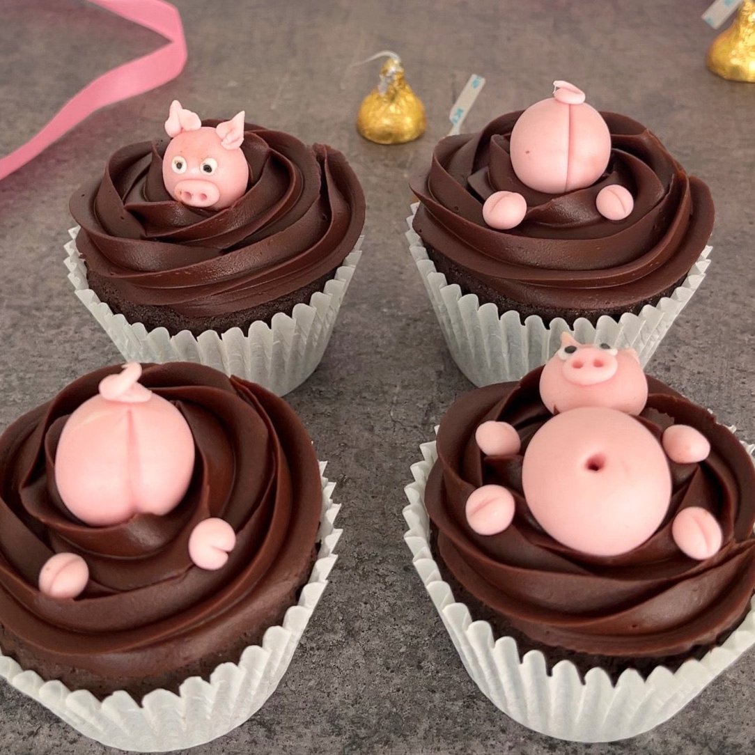 Cute piglets cupcakes (Box of 4)